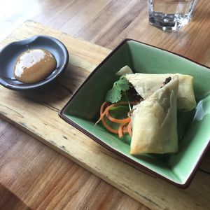 Rouleau impérial aux légumes (table d'hôte) at Invitation V in Montreal