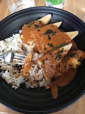 Butter chicken at Invitation V in Montreal