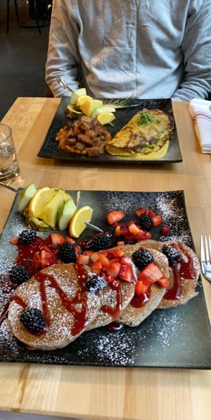 Brunch (Restaurant) - pancakes & omelette  at Invitation V in Montreal