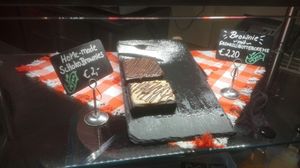 Vegan brownies at Amara Stühlinger in Freiburg