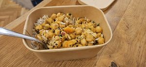 Chickpea curry at Veganistan in Athens