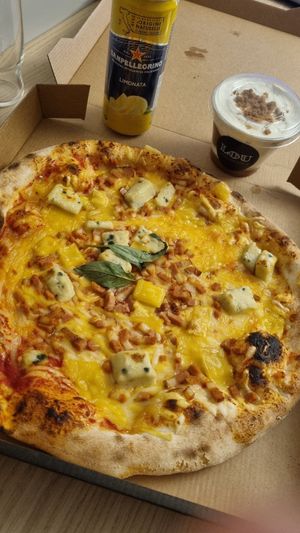 4 vegan cheese and vegan tiramisu at Lou in Lille