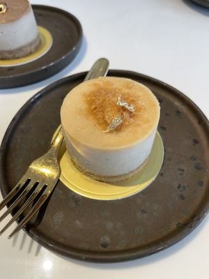 Peanut cake (+ coffee cake in the back)  at Vegan Mahanakhon in Bangkok