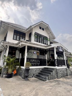 Exterior of the house/restaurant   at Vegan Mahanakhon in Bangkok