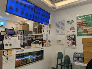 Counter at Salady - City Hall in Seoul