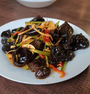 Mu er mushroom salad #Veganuary at Mukam in Bonn