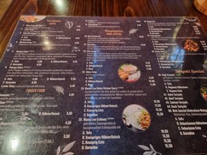 Es gibt fast alles auch vegan- Bedienung ansprechen at Mama Luu in Lueneburg