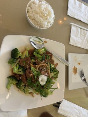 BÒ XÀO BÔNG CẢI XANH | 'Beef' and Broccoli (vegan)  at Chay Restaurant in Falls Church