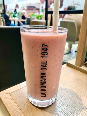 Strawberry milkshake  at Gelateria La Romana in Dubai
