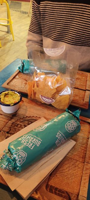 🌯💖 #Veganuary at Fresh Burritos in Grenoble