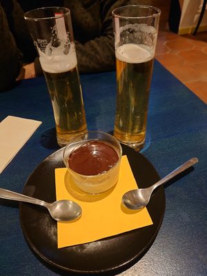 Pana Cotta and 🍺 beers. Cheers! at Meow Pizzeria Verde in Innsbruck