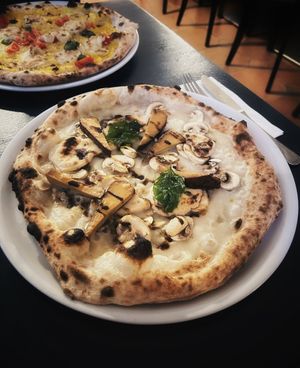  at Meow Pizzeria Verde in Innsbruck