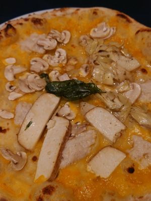 Quattro Stagioni at Meow Pizzeria Verde in Innsbruck