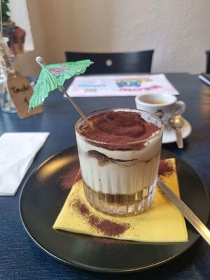  at Meow Pizzeria Verde in Innsbruck