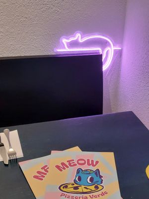 🩷🩷🩷 at Meow Pizzeria Verde in Innsbruck