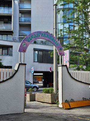  at Meow Pizzeria Verde in Innsbruck