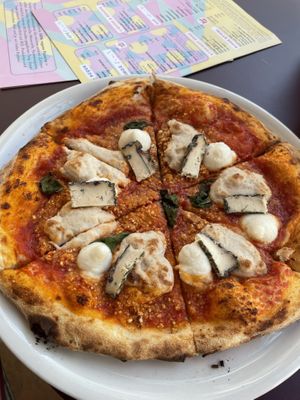   at Meow Pizzeria Verde in Innsbruck