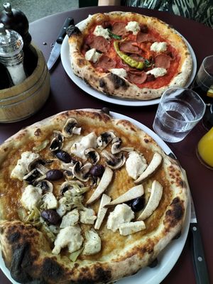  at Meow Pizzeria Verde in Innsbruck