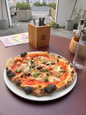   at Meow Pizzeria Verde in Innsbruck