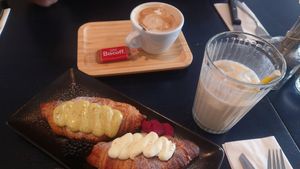 Monthly brunch! I dunno how long it will last (cuz only once per month) but if you have an opportunity to go, simply go! 🤤 at Meow Pizzeria Verde in Innsbruck