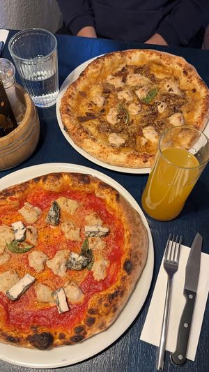   at Meow Pizzeria Verde in Innsbruck