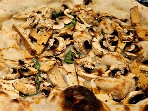  at Meow Pizzeria Verde in Innsbruck