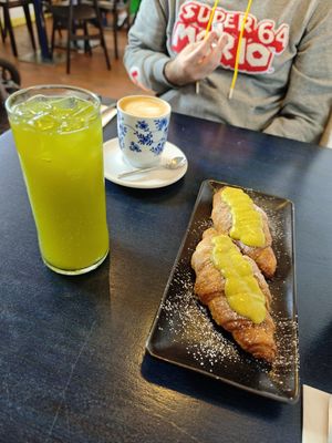 Brunch (1x month) at Meow Pizzeria Verde in Innsbruck