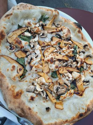  at Meow Pizzeria Verde in Innsbruck