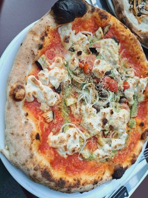  at Meow Pizzeria Verde in Innsbruck