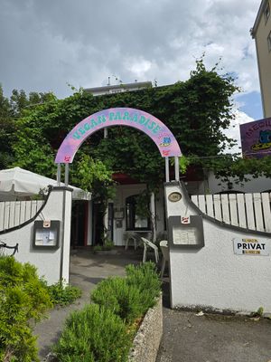 eingang at Meow Pizzeria Verde in Innsbruck