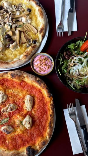   at Meow Pizzeria Verde in Innsbruck