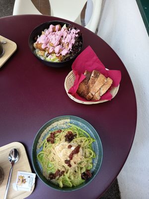  at Meow Pizzeria Verde in Innsbruck