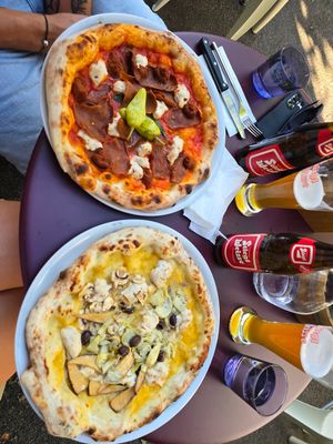  at Meow Pizzeria Verde in Innsbruck