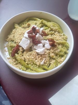  at Meow Pizzeria Verde in Innsbruck