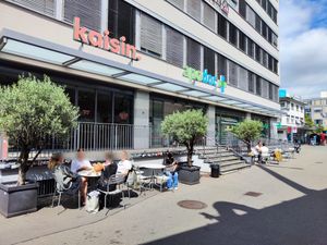 Outdoor seating (not loud) at Kaisin - Hardbrücke in Zurich