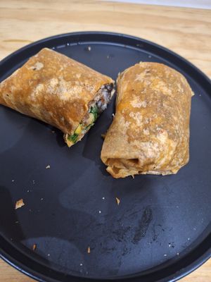 Wrap de deshebrada. Riquísimo y uno de los más económicos 😋 at Planté  in Mexico City
