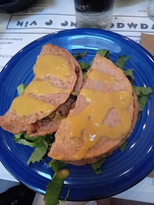 Crepes di lenticchie con verdure e maionese veg at Maramao Osteria in Perugia