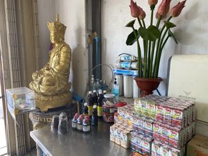Boxed Juice Buddha  at Shenghui Vegetarian Food 聖慧素食 in Hat Yai