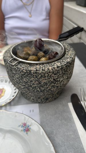Oliven in Rauch   at Goli Restaurant in Budapest