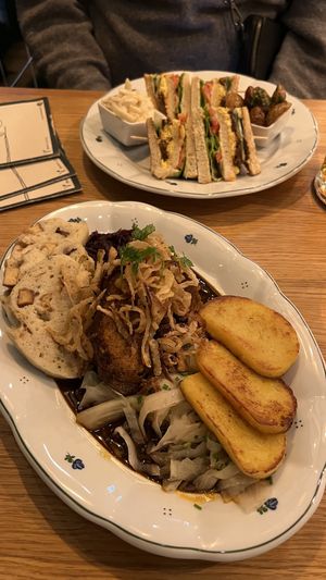 Seitan jako kachna  at Moment in Prague