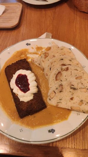 Svíčková seitan at Moment in Prague