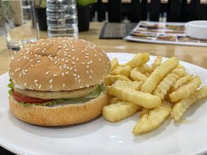 Vegan chicken burger, 130 baht  at Apple Vegan Cafe & Restaurant - ร้านอาหารเจ คาเฟ่เจ in Pattaya