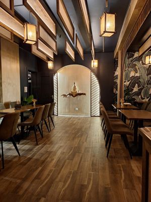 Teilansicht Gastraum at Om Mani Vegan in Wedel