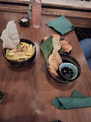 Drei von vielen leckeren Gerichten at Om Mani Vegan in Wedel