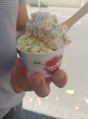 vegetarian banana split and strawberry cheese cake  at Das Eis in Frankfurt