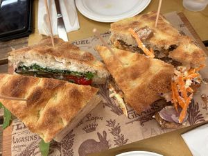 Panini di Pinsa   at Al Vinelli Modena in Modena