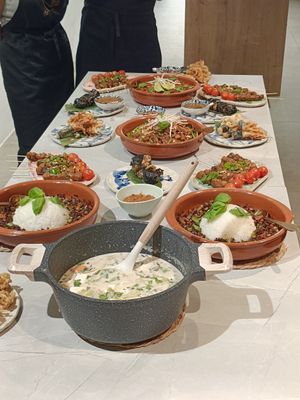 Thai cuisine session at In Bloom Vegan Cooking School in Barcelona