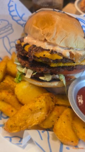 Maravilhoso hambúrguer vegano. at Rolling Chef in Armacao Dos Buzios