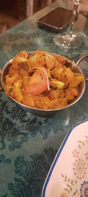 Prato principal at Hola Indian in Salamanca