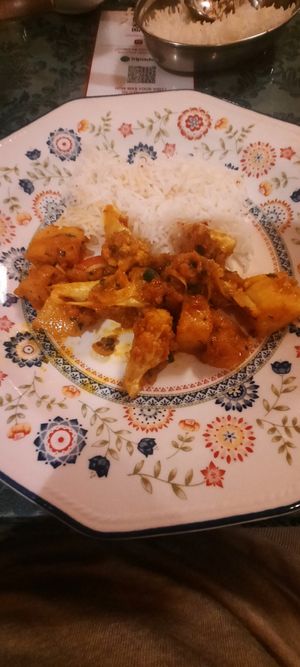 Prato principal at Hola Indian in Salamanca